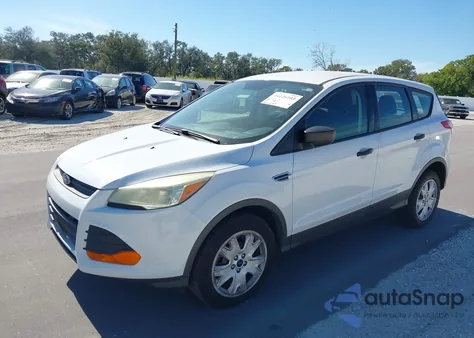 2015 Ford Escape S из США, поврежденный, VIN 1FMCU0F72FUA27803